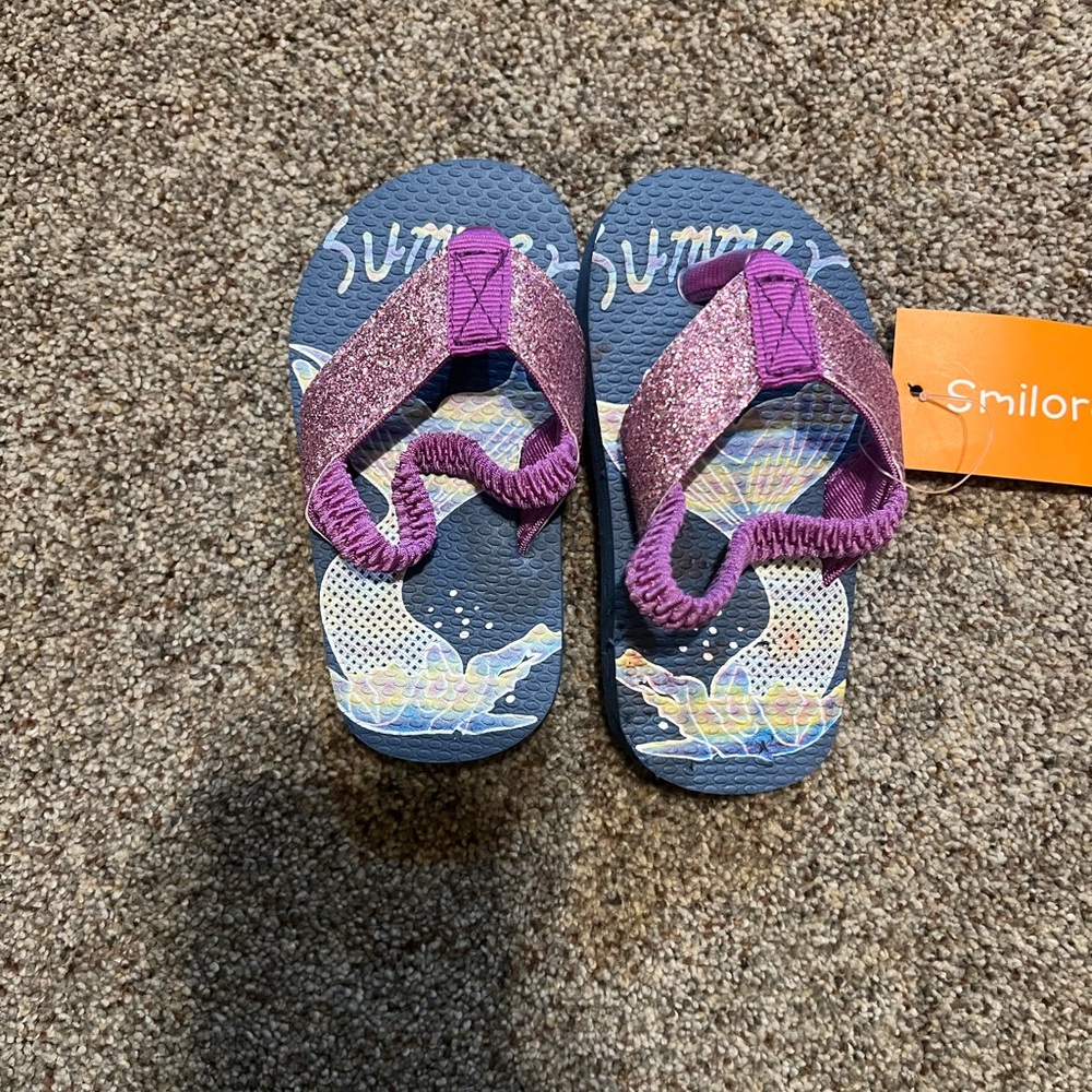 Mermaid flip flops from targets. New with tags. Never worn.